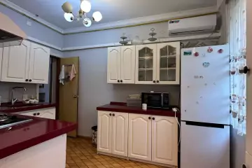 Aylıq Kirayə Köhnə Tikili Elmler Akademiyasıda