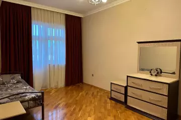 Aylıq Kirayə Yeni Tikili şərq Bazarında