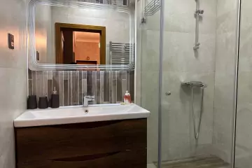 Aylıq Kirayə Yeni Tikili şərq Bazarında