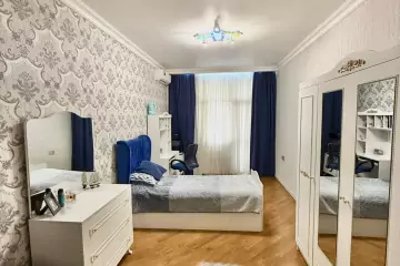 Satılır Yeni Tikili Ağ şəhər Kompleksində
