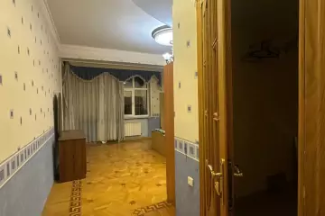 Satılır Yeni Tikili Ayna Sultanova Heykəlində