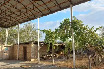 Satılır Həyət Evi Təzəkəndda
