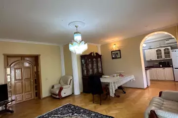 Aylıq Kirayə Köhnə Tikili Elmler Akademiyasıda