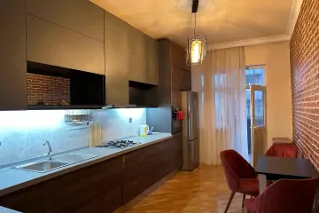 Aylıq Kirayə Yeni Tikili şərq Bazarında