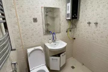 Satılır Köhnə Tikili Heydər əliyev Parkıda