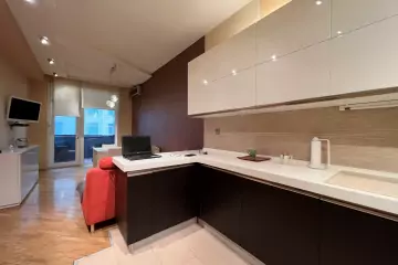 Satılır Yeni Tikili Yasamalda