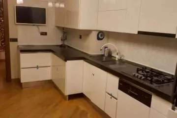 Satılır Yeni Tikili 3-cü Mikrorayonda