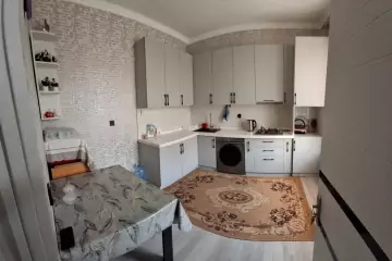 Satılır Həyət Evi Qaraçuxurda