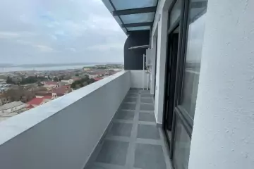 Satılır Yeni Tikili 7-ci Mikrorayonda