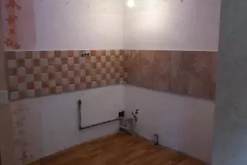 Satılır Köhnə Tikili 4-cü Mikrorayonda
