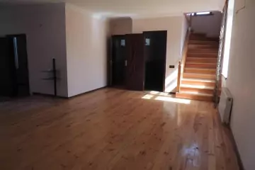 Satılır Bağ Evi Buzovnada