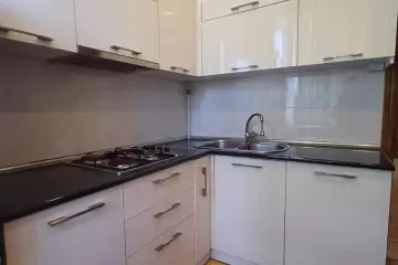 Aylıq Kirayə Köhnə Tikili 28 May Metrosu ətrafında