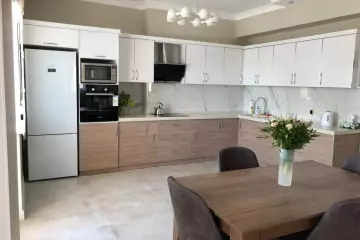 Aylıq Kirayə Yeni Tikili Mərkəzdə