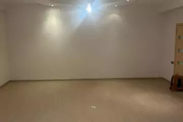 Satılır Yeni Tikili Elmler Akademiyasıda