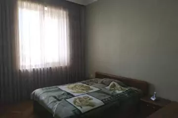 Aylıq Kirayə Köhnə Tikili Mərkəzdə