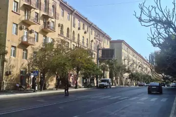 Satılır Köhnə Tikili Elmler Akademiyasıda 