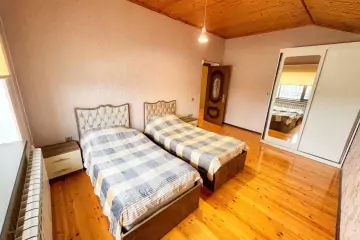 Satılır Bağ Evi Hövsanda