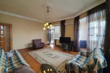 Aylıq Kirayə Köhnə Tikili Mərkəzdə