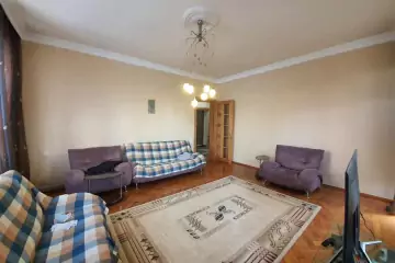Aylıq Kirayə Köhnə Tikili Mərkəzdə