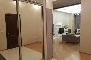 Satılır Yeni Tikili Ağ şəhər Kompleksində