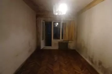Satılır Köhnə Tikili Bakı Kinoteatrıda
