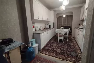 Satılır Köhnə Tikili Cavanşir Küçəsində