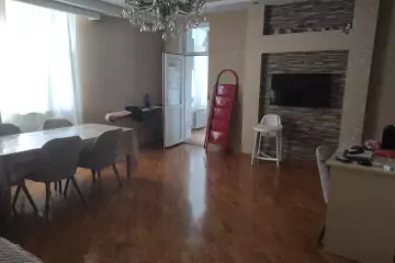 Satılır Yeni Tikili Ukraniya Dairəsida