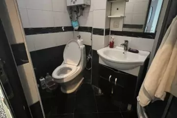 Satılır Köhnə Tikili Grand Hayatda