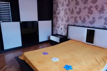 Aylıq Kirayə Həyət Evi Ukraniya Dairəsida