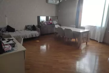 Satılır Yeni Tikili Ukraniya Dairəsida