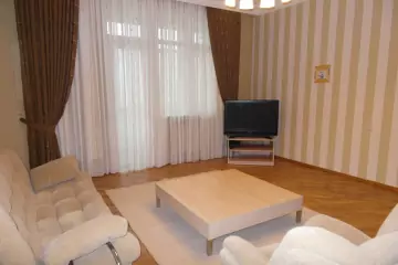 Aylıq Kirayə Yeni Tikili Ağ şəhər Kompleksində