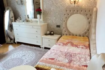 Satılır Yeni Tikili Elmler Akademiyasıda