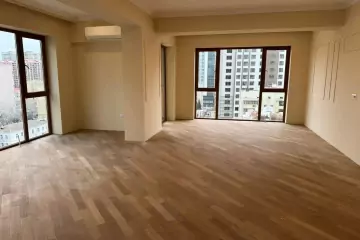 Satılır Yeni Tikili Ağ şəhər Kompleksində 