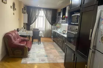 Satılır Yeni Tikili Nəsimi Bazarında