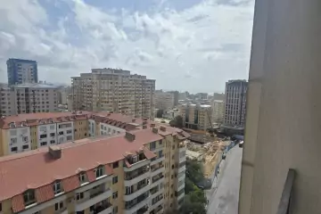 Satılır Yeni Tikili Elmler Akademiyasıda