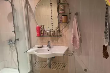 Satılır Yeni Tikili Nəsimi Bazarında