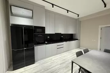 Satılır Yeni Tikili Ağ şəhər Kompleksində