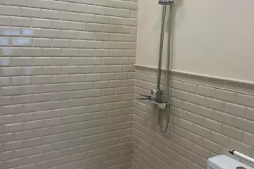 Satılır Yeni Tikili Ağ şəhər Kompleksində