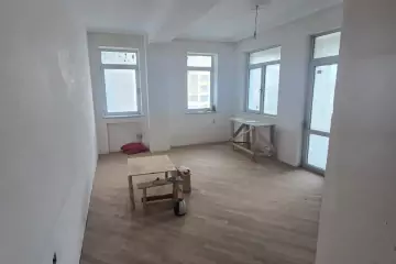 Satılır Yeni Tikili Elmler Akademiyasıda