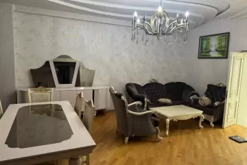 Satılır Yeni Tikili Elmler Akademiyasıda