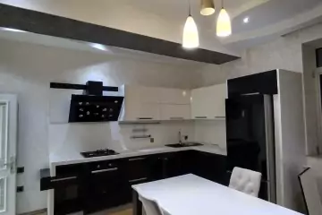 Satılır Yeni Tikili Elmler Akademiyasıda