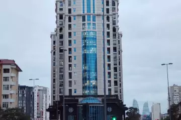 Satılır Yeni Tikili Elmler Akademiyasıda