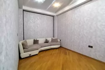 Satılır Yeni Tikili Elmler Akademiyasıda