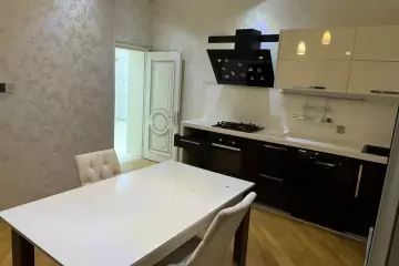 Satılır Yeni Tikili Elmler Akademiyasıda