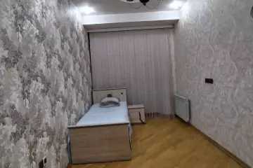 Satılır Yeni Tikili Elmler Akademiyasıda