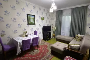 Satılır Köhnə Tikili Bakıxanovda