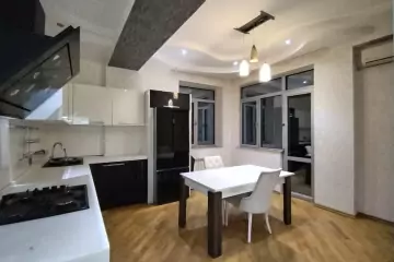 Satılır Yeni Tikili Elmler Akademiyasıda