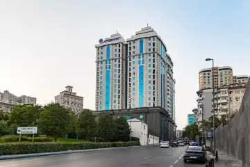 Satılır Yeni Tikili Elmler Akademiyasıda
