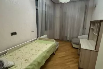 Satılır Yeni Tikili Elmler Akademiyasıda