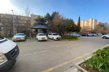 Satılır Köhnə Tikili Bakıxanovda